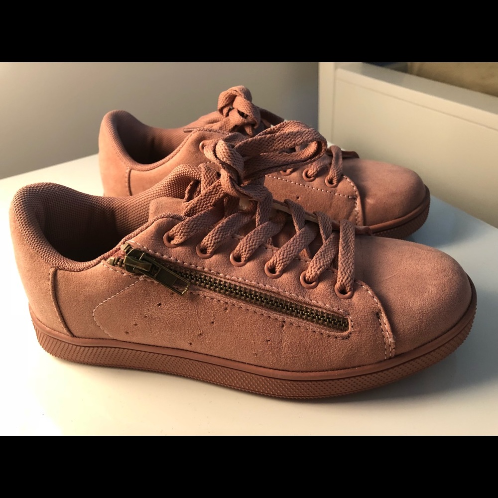 Just Fab sneakers